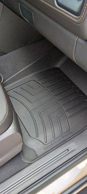 Even the floor mats looked new!