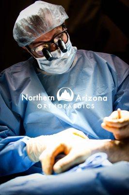 Summit Center is home to Northern Arizona Orthopaedics, a multi-specialty practice caring for the back, hip, shoulder, knee, hand and foot.