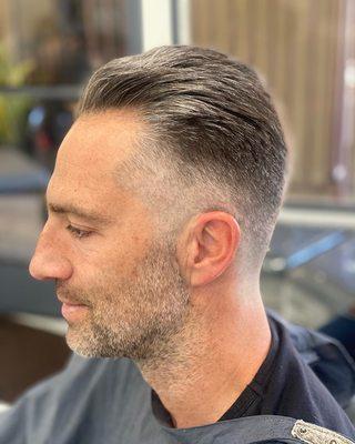 Gentle Mens Haircut / Light Fade