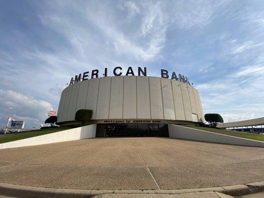 Taken on Dec 2019. This landmark building will be taken down in 2020 and replaced with a new bank.