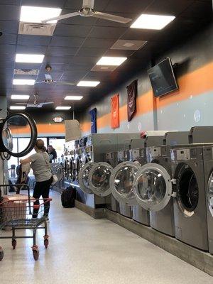 Full Service Wash & Fold Laundromat - great prices for new machines