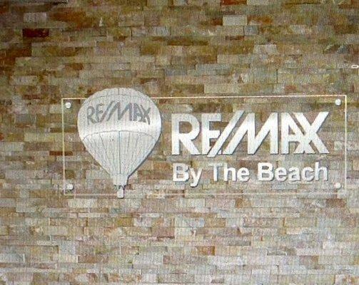 RE/MAX BY THE BEACH