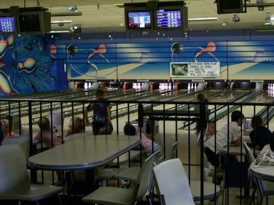 16 lanes, automatic scoring, bumpers available on every lane