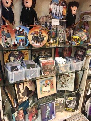 DD Collectibles - Madeira Beach Fl- great selection of items.