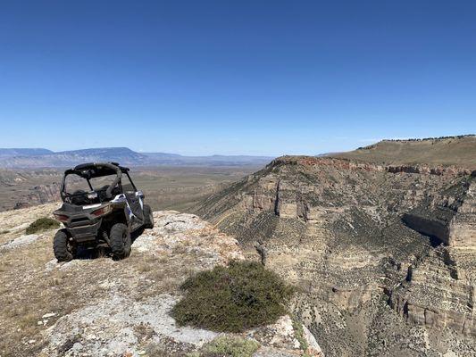 Side by side overlooking the Bighorns