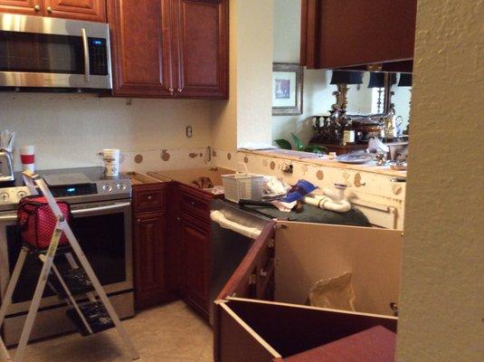 My kitchen with no countertops for more than 6 weeks. This company isn't the least bit interested in keeping his commitment.