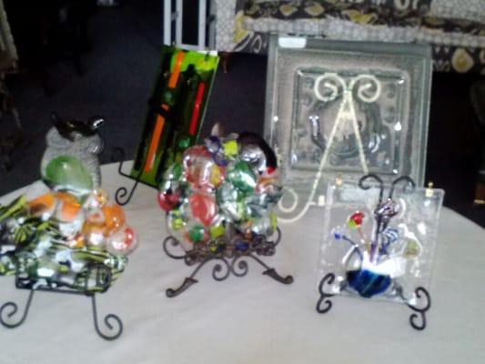 Amazing glass pieces that my picture doesn't do justice. Even large pieces that can be placed in your garden or patio.