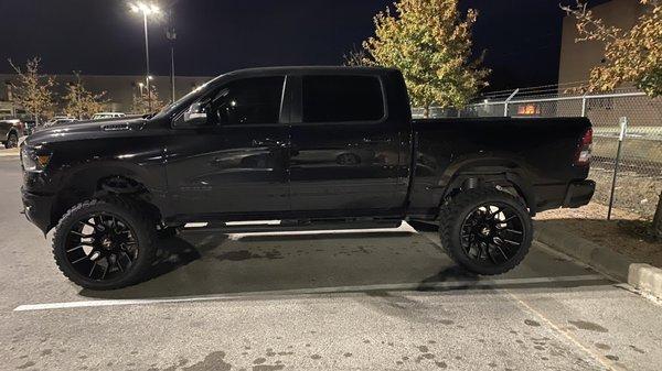 2020 ram 1500 w 6in lift