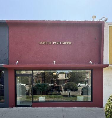 Store front at 7418 Beverly Blvd