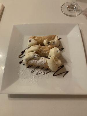 Cannoli dessert