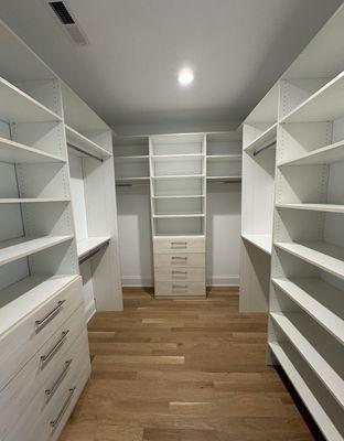 Walk in closet specialist