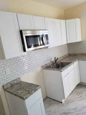 Plain white backsplash