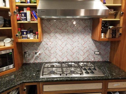 Backsplash
Style Herringbone