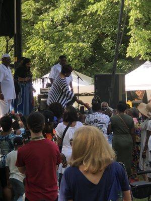 Shirley Caesar working her fans at EnoFest.