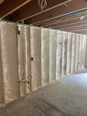 Closed cell spray foam insulation