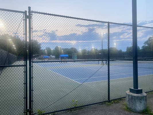 Tennis courts at Bradley Park in Bay Village, Ohio -- 29/08/2023