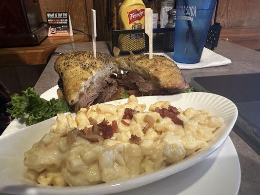 Brisket sammich with mac