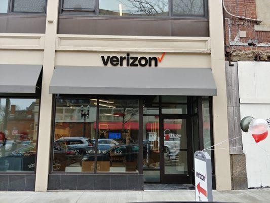 Verizon South Boston Store Front