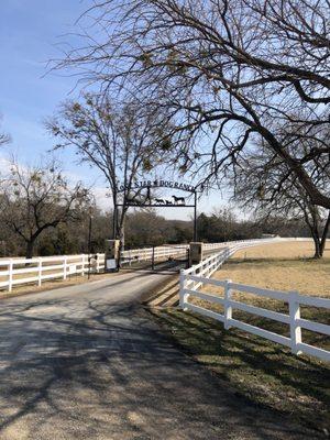 Entrance to Lone Star Dog Ranch