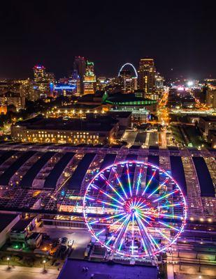 St. Louis Attraction: Downtown/ Union Station
 
 The hub of tourism and entertainment, and the anchor of the St. Louis metropolitan area.