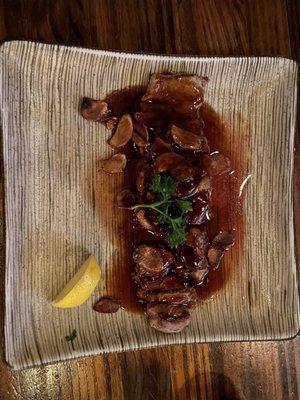 Sliced Steak w/ Garlic Chips