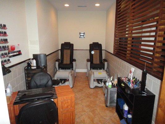 Salon-Manicure-Pedicure