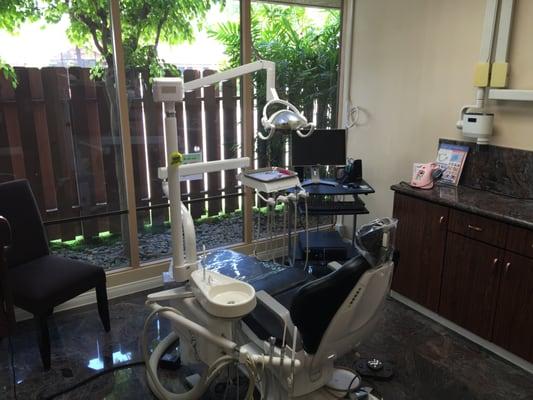 Covina dentist operatory.