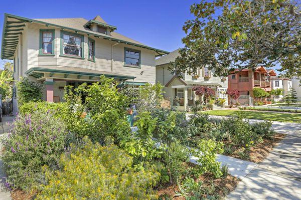 For Sale: West Adams Charm! Classic 1903 American Foursquare home in HPOZ.  Asking $850,000