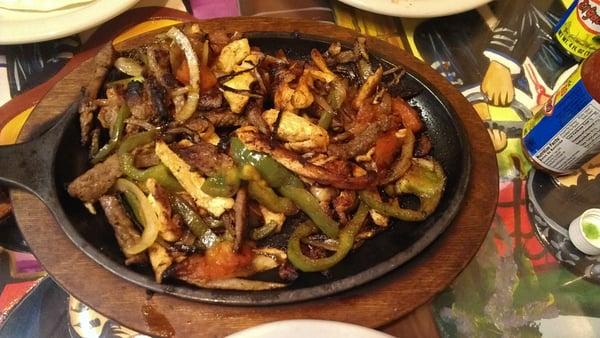 Chicken and beef fajita