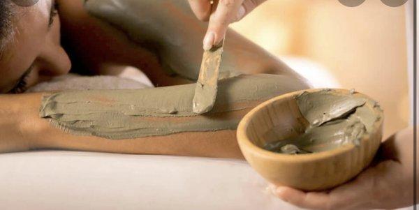 Detoxify your body with a Seaweed, Sea Clay Mud Wrap.