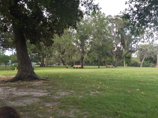 So many benches, double-fenced entrances and separate areas for smaller dogs. Awesome place!