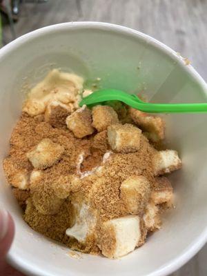 Vanilla and Banana Yogurt with cheesecake and graham crumbs