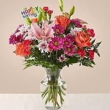 LIGHT OF MY LIFE BOUQUET & HAPPY BIRTHDAY TOPPER
Celebrate their big day with a gift set that brightens up the room.