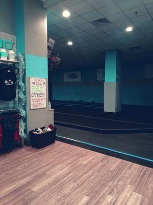 Lobby + fitness floor