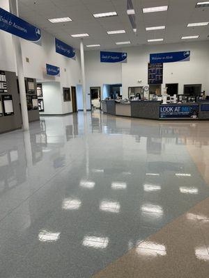 VCT floors Strip & Wax