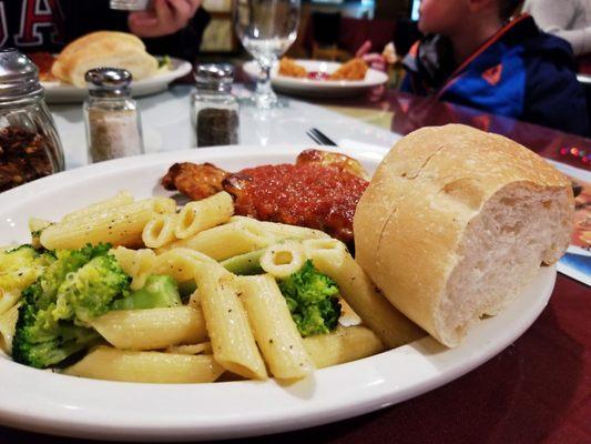 Chicken parmesan with pasta and broccoli (side of bread)