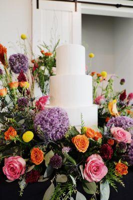 Cake meadow for weddings near Crowley, Tx