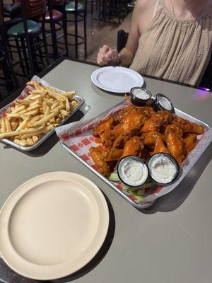 Buffalo Wings and side of fries