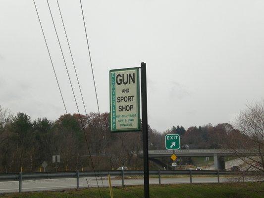 Cloverleaf Gun & Sports Shop