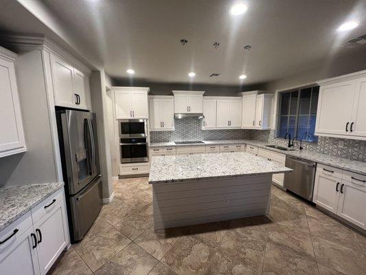 Kitchen cabinet and island paint