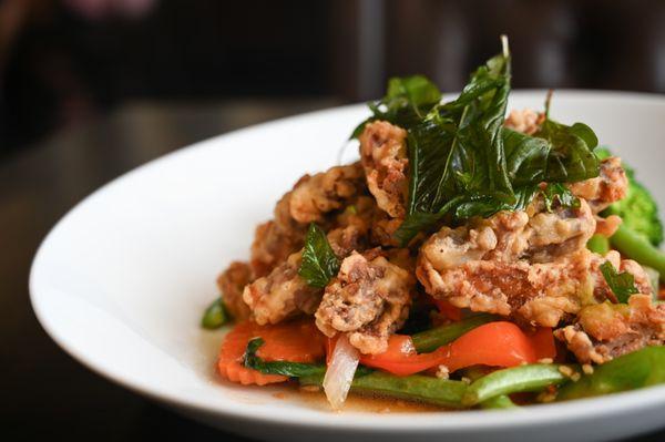 Crispy duck basil served with jasmine rice