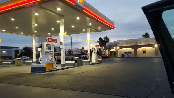 This is also a Shell station.