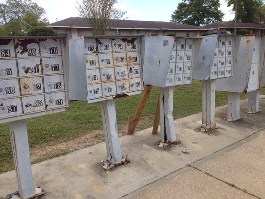 Mailboxes today.  Pic taken 3/30/2015.  Just an accident waiting to happen.  Those boxes are HEAVY, and unstable right now.