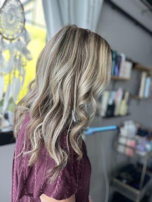 Lived-in blonde for this bride to be.This is a blonde balayage with grey blending. The grow out will be seamless and low maintenance.