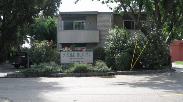 Five Mile House Apartments