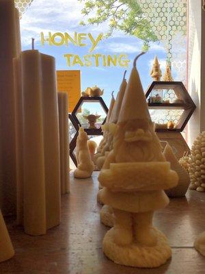 Honey tasting and gnome candles