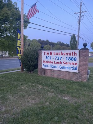 T and B Locksmith location