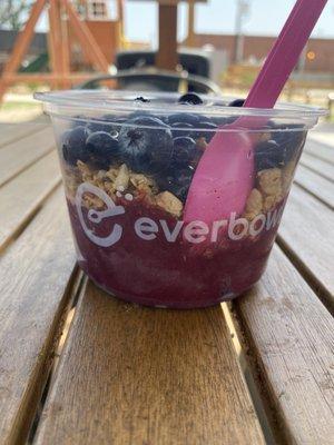 medium everbowl with blueberries and granola only