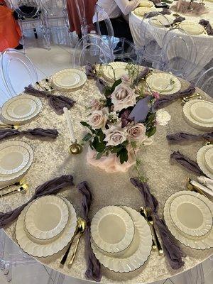 Table set up ( space fit 100 persons comfortably)