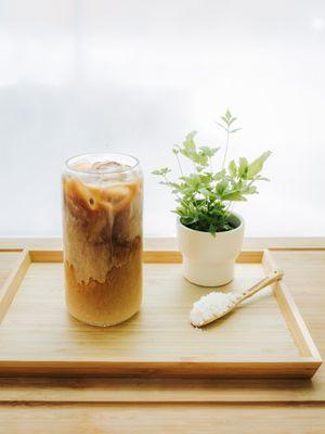 Coconut coffee with Coco-flakes